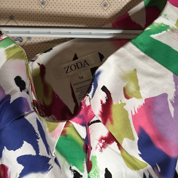 Zoda Dress - Picture 2 of 3